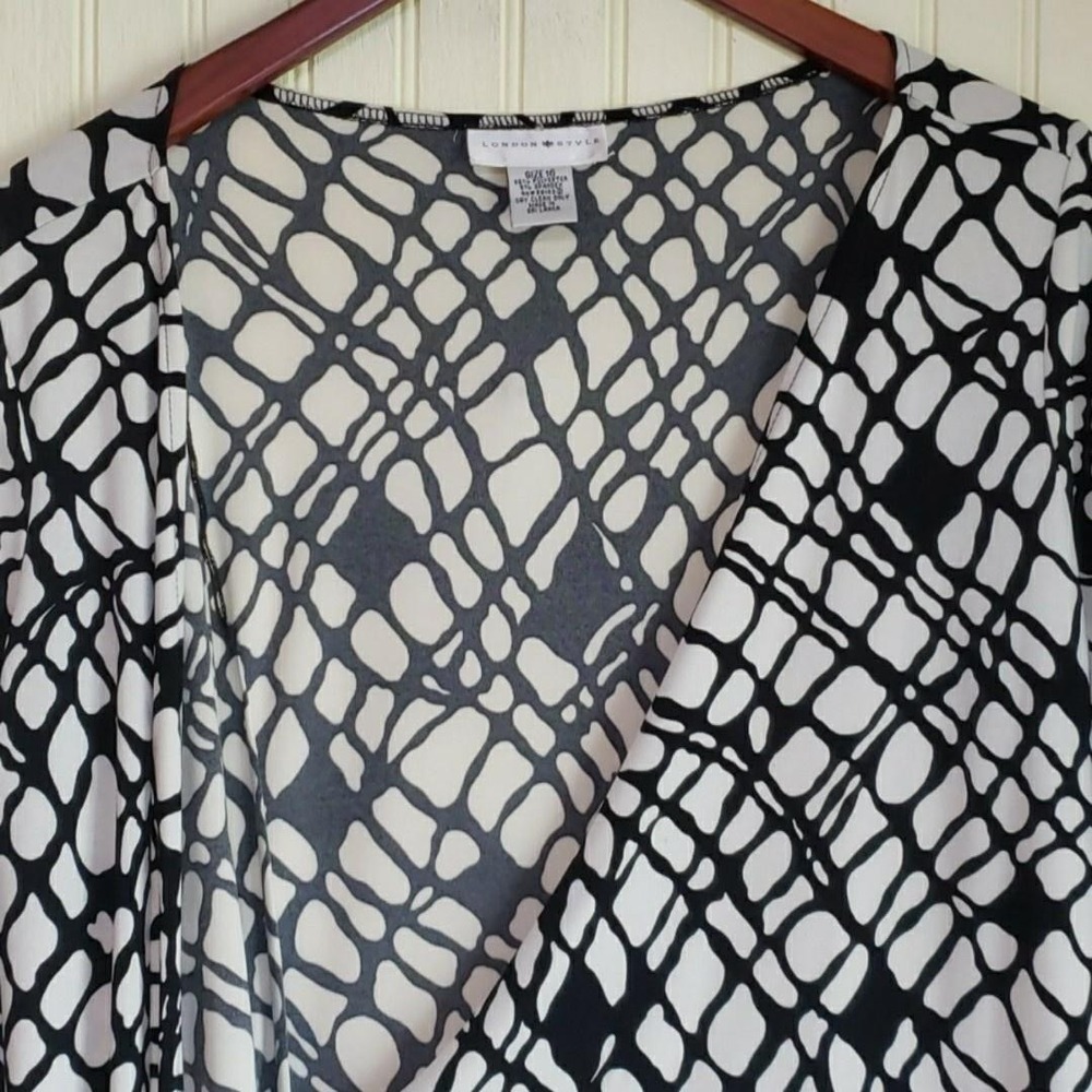 London Style Dress Womens 16 Black Geometric 3/4 Sleeve V Neck Wrap Short Jersey